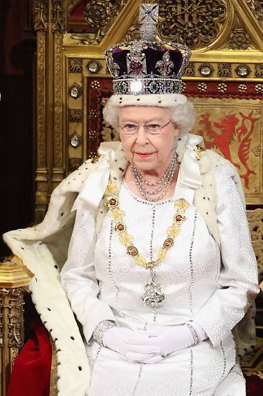 K­ra­li­çe I­I. E­li­za­beth
