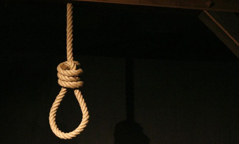 Dinini değiştireni öldürün